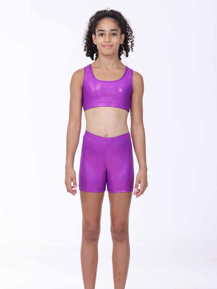 Vue avant complète of l’ensemble purple métallisé – brassière sport and short assorti for girls.