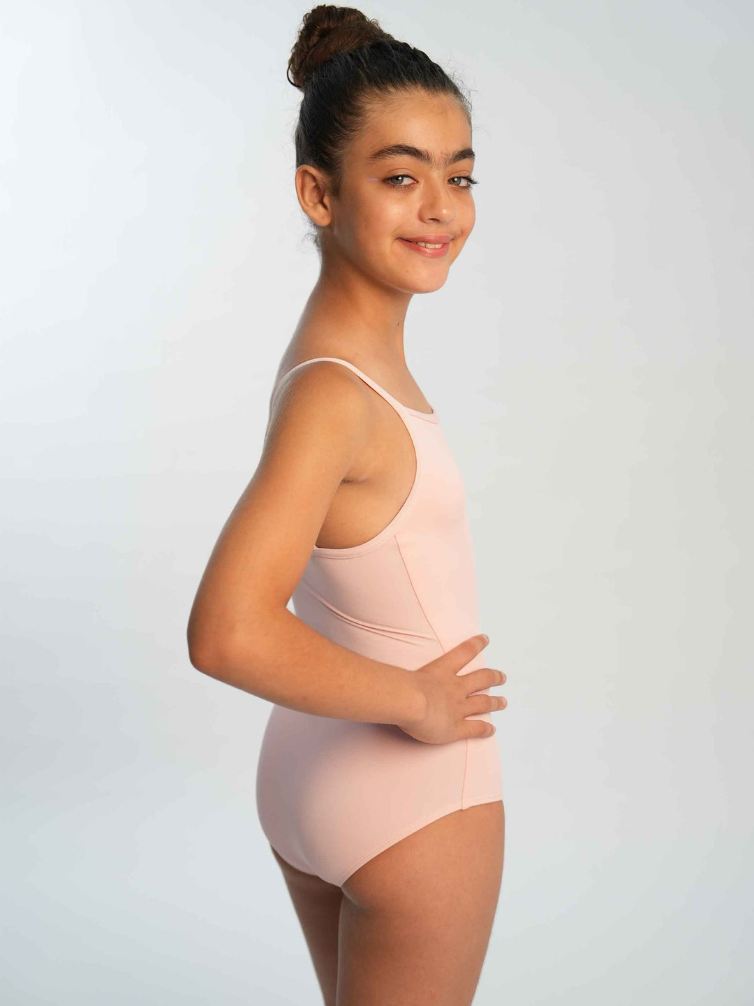 Leotards de ballet camisole ajustable for girls, encolure droite et dos dégagé, couleur pink clair - vue latérale