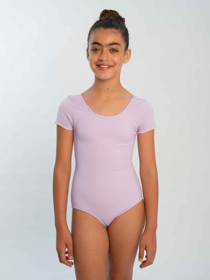 Body de ballet à maniche corte da bambina, style classique et sobre, encolure arrondie et dos dégagé, parfait pour les lezione quotidiens de ballet et les performances, couleur lilac