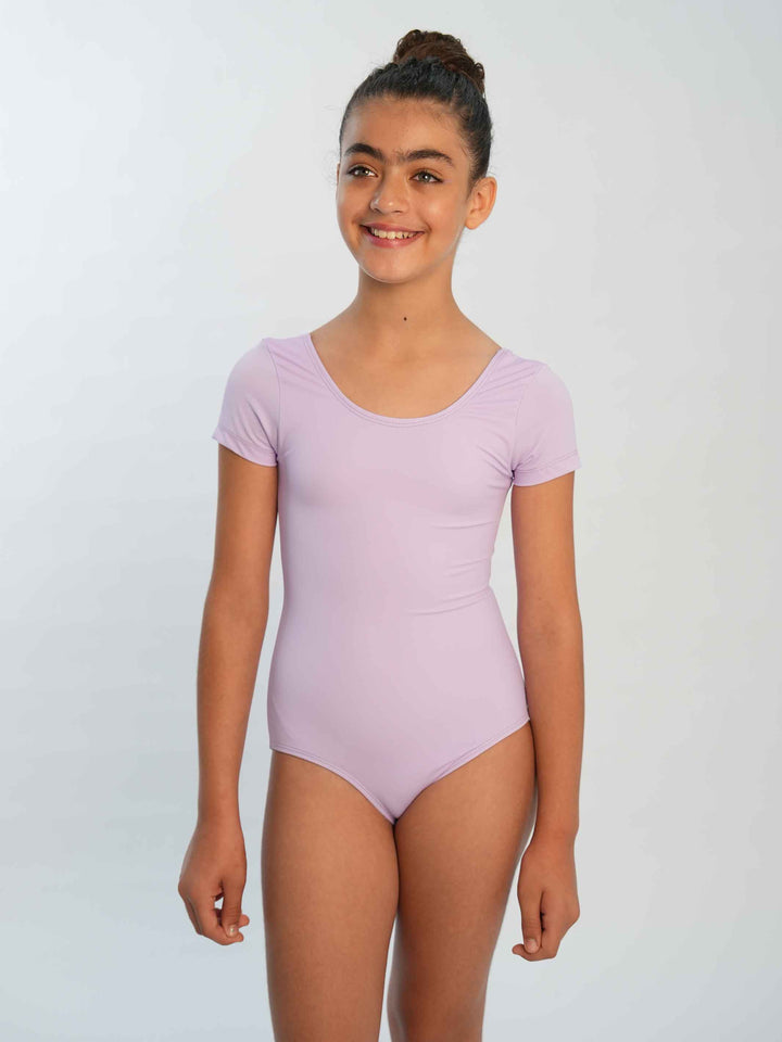 Body de ballet à maniche corte da bambina, style classique et sobre, encolure arrondie et dos dégagé, parfait pour les lezione quotidiens de ballet et les performances, couleur lilac