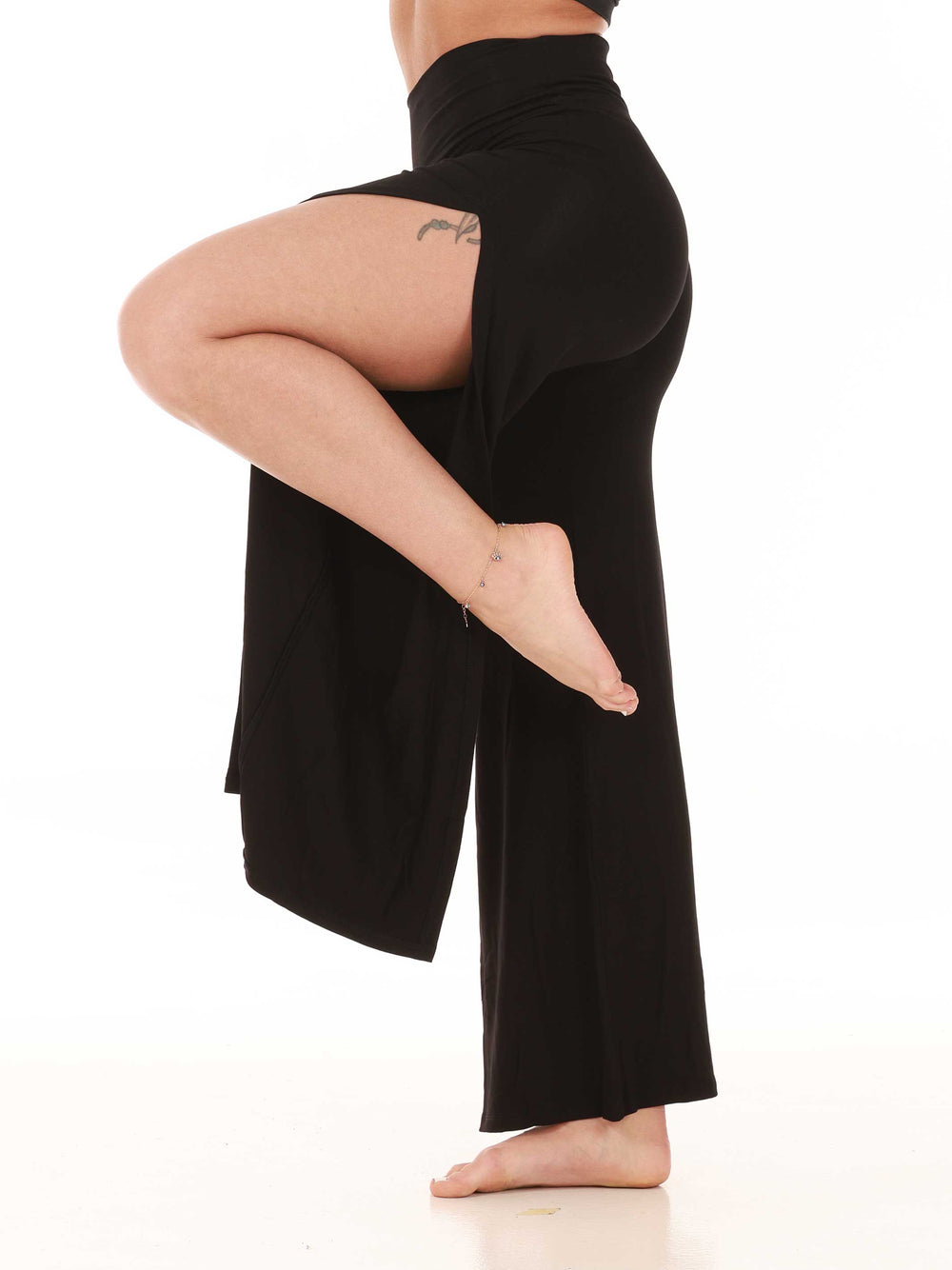 Pantalon fendu pour femme, conçu pour la danse moderne, avec fentes latérales hautes et taille haute, couleur noire - vue latérale