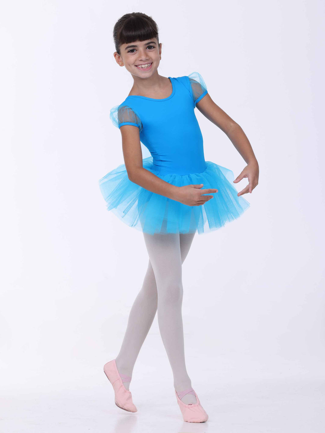 Tenue di danse blu clair da bambina – gonna tutu e maniche corte délicatement transparentes.